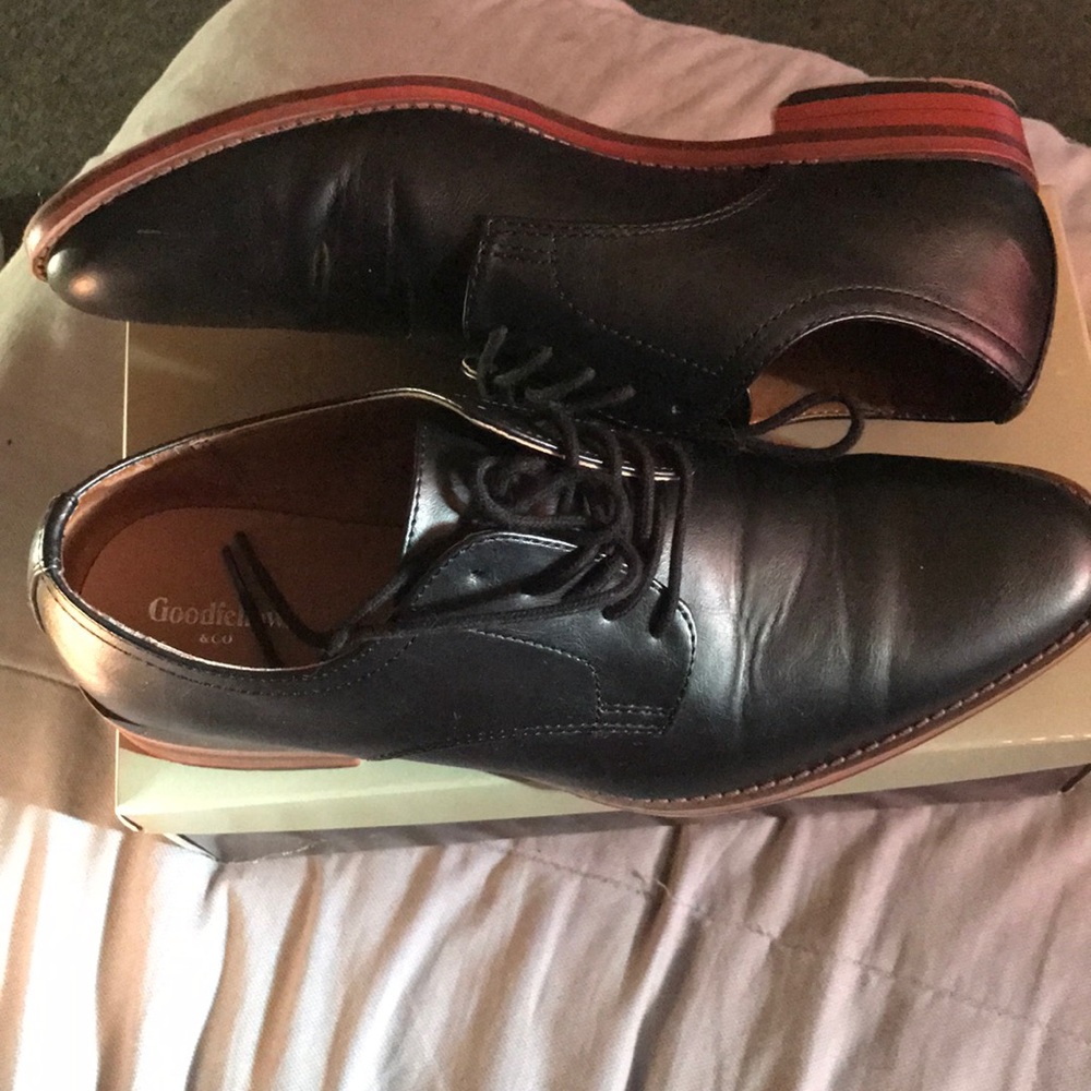Men's dress shoes